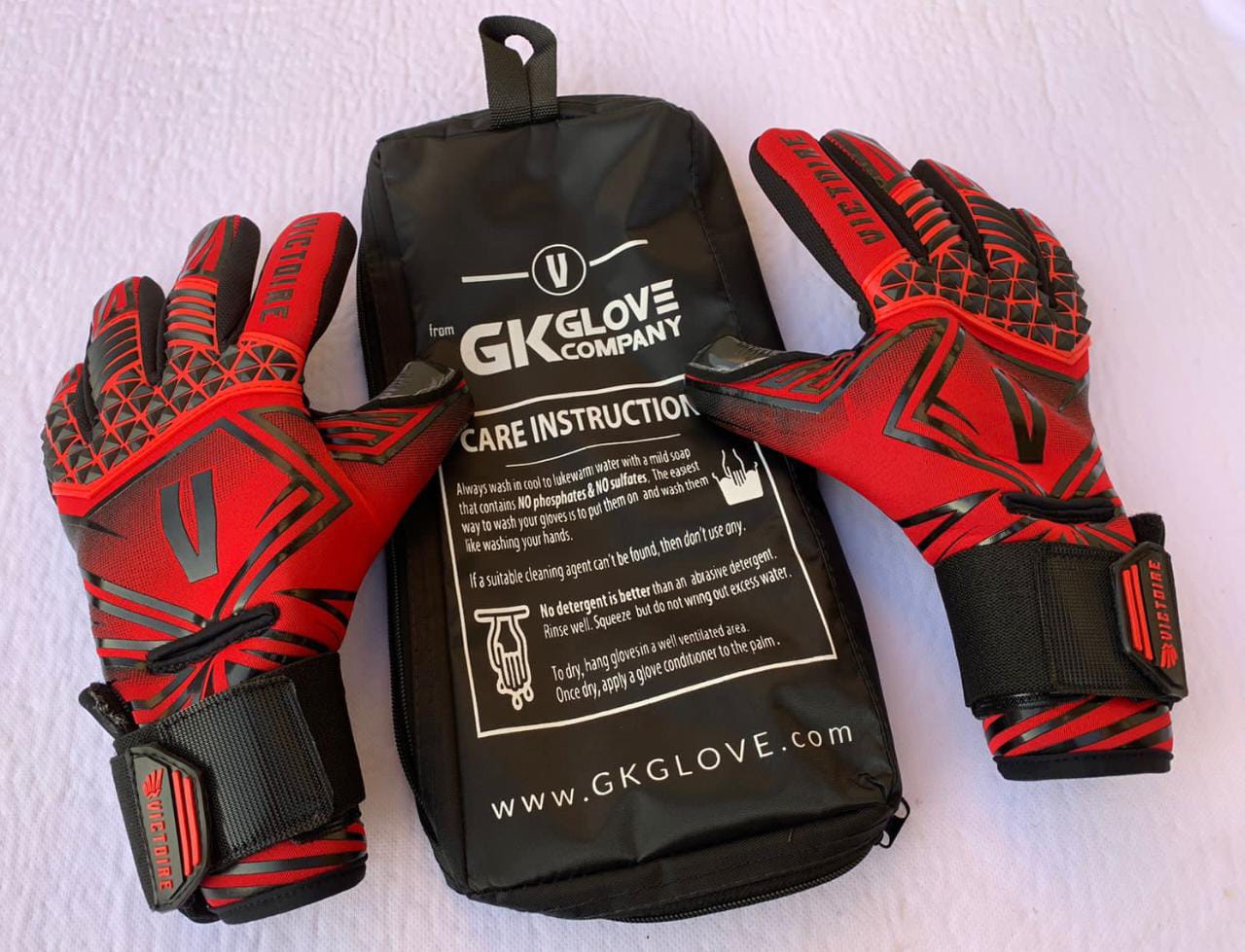 Victoire Red /black, Neoprene Goalkeeper Gloves